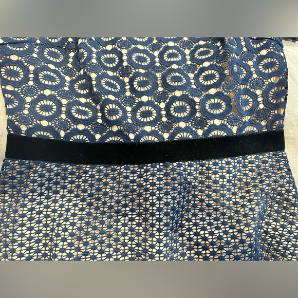 Intricate Lacey navy dress - Picture 2 of 7